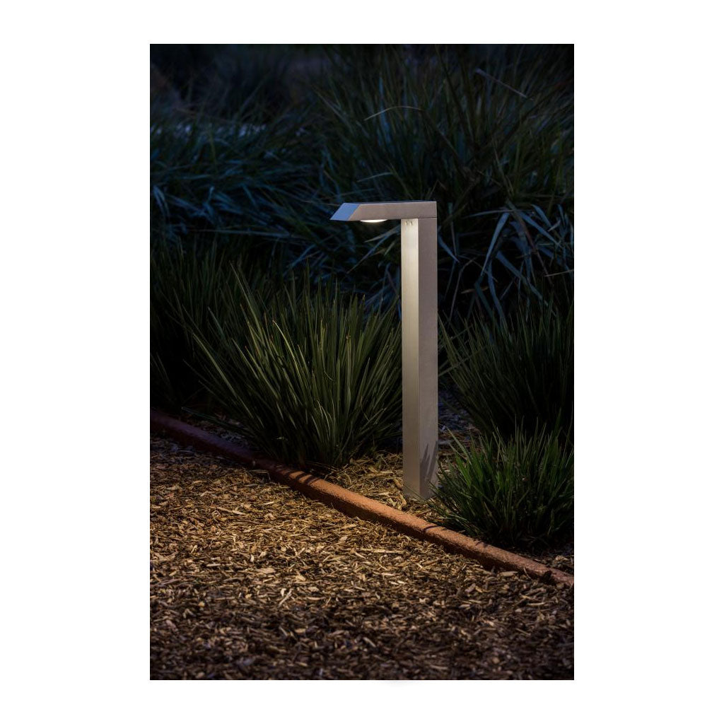 FX Luminaire MPL1LEDBZ - 2W Modern L Style Path Light in Bronze, 2700K
